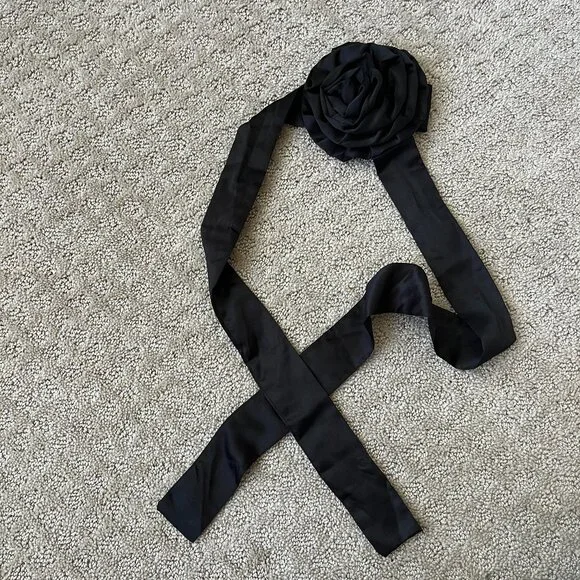 NEW Stradivarious Black Satin Rosette Tie Sash Scarf Accessory Hair Neck Head - Picture 1 of 2